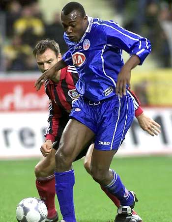 并在比赛执 并在比赛执